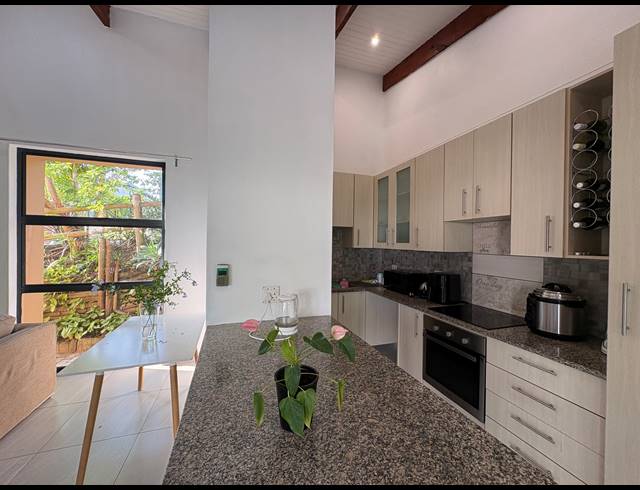 3 BEDROOM FREESTANDING FOR SALE IN PALM LAKES ESTATE